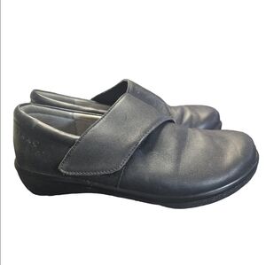 Alegria Women's TRAQ Slip On Shoes Black on Black  Sz. 38 (7.5)